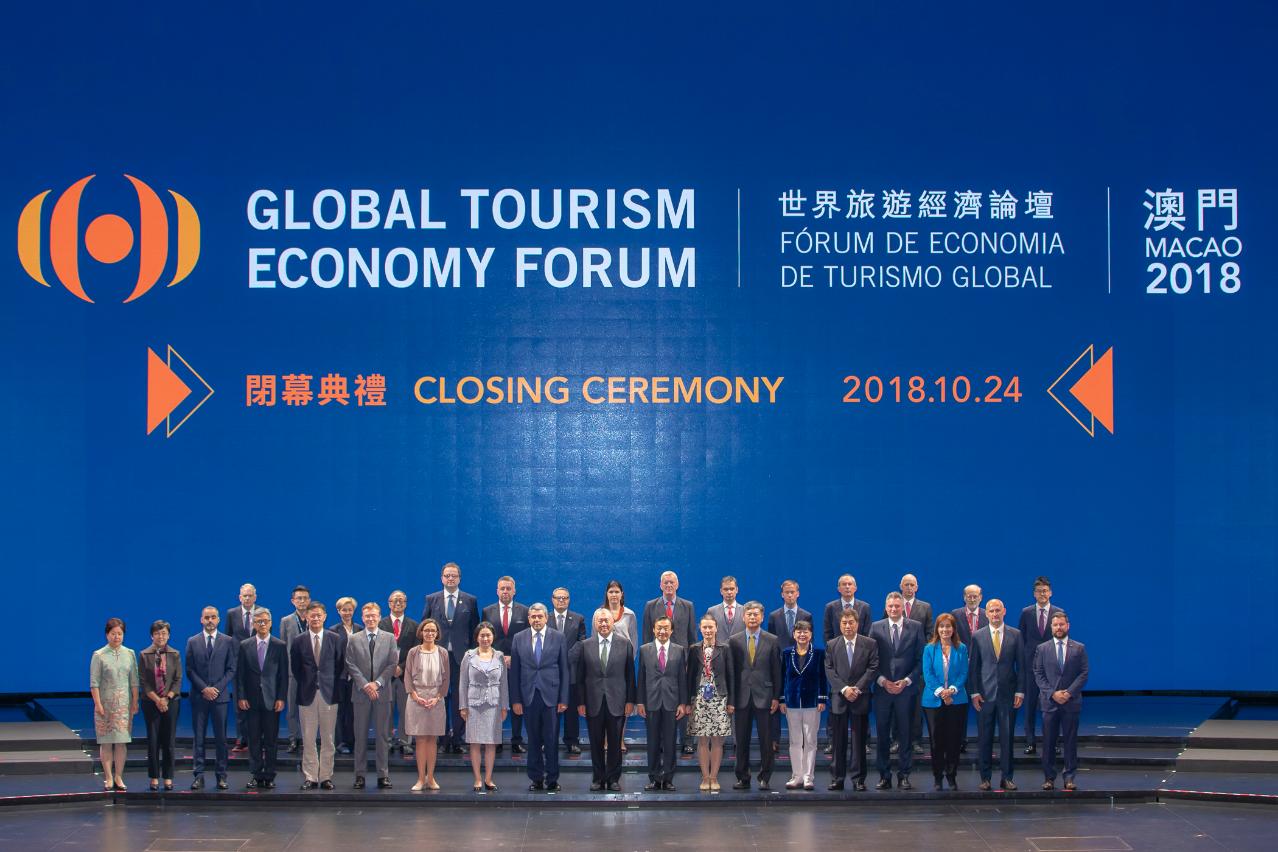 Tourism economy. Global Tourism. Tourism economic.