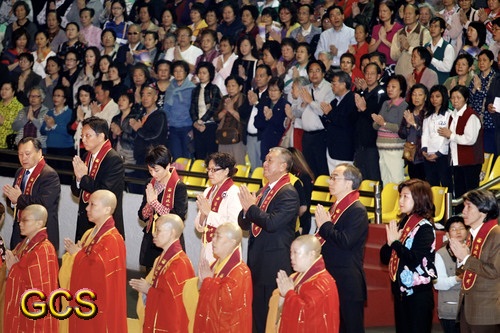 Xadrez  Equipa chinesa campeã do mundo faz visita a Macau – Hoje